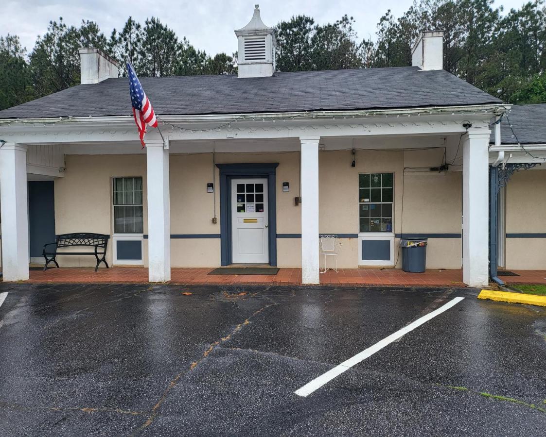 White Columns Motel Pine Mountain  Buitenkant foto
