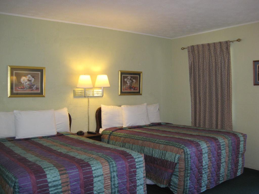 White Columns Motel Pine Mountain  Kamer foto