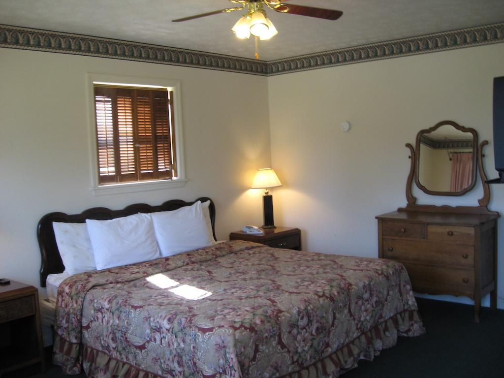 White Columns Motel Pine Mountain  Kamer foto