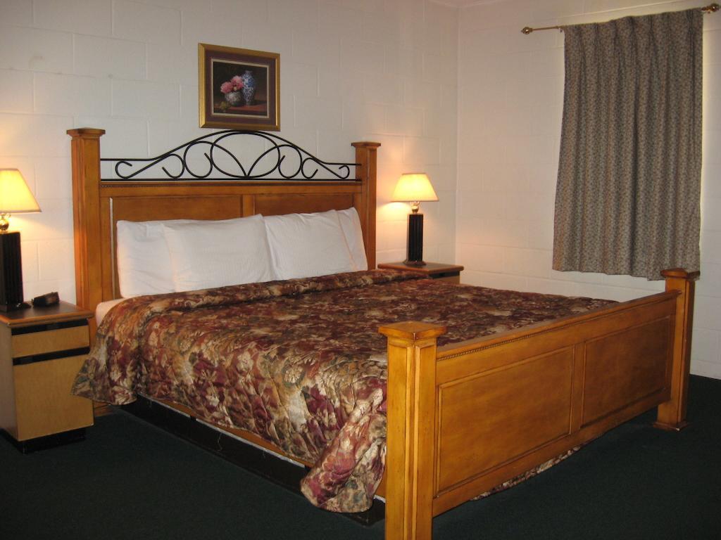 White Columns Motel Pine Mountain  Buitenkant foto