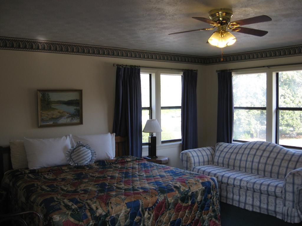 White Columns Motel Pine Mountain  Kamer foto