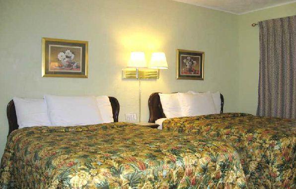 White Columns Motel Pine Mountain  Buitenkant foto
